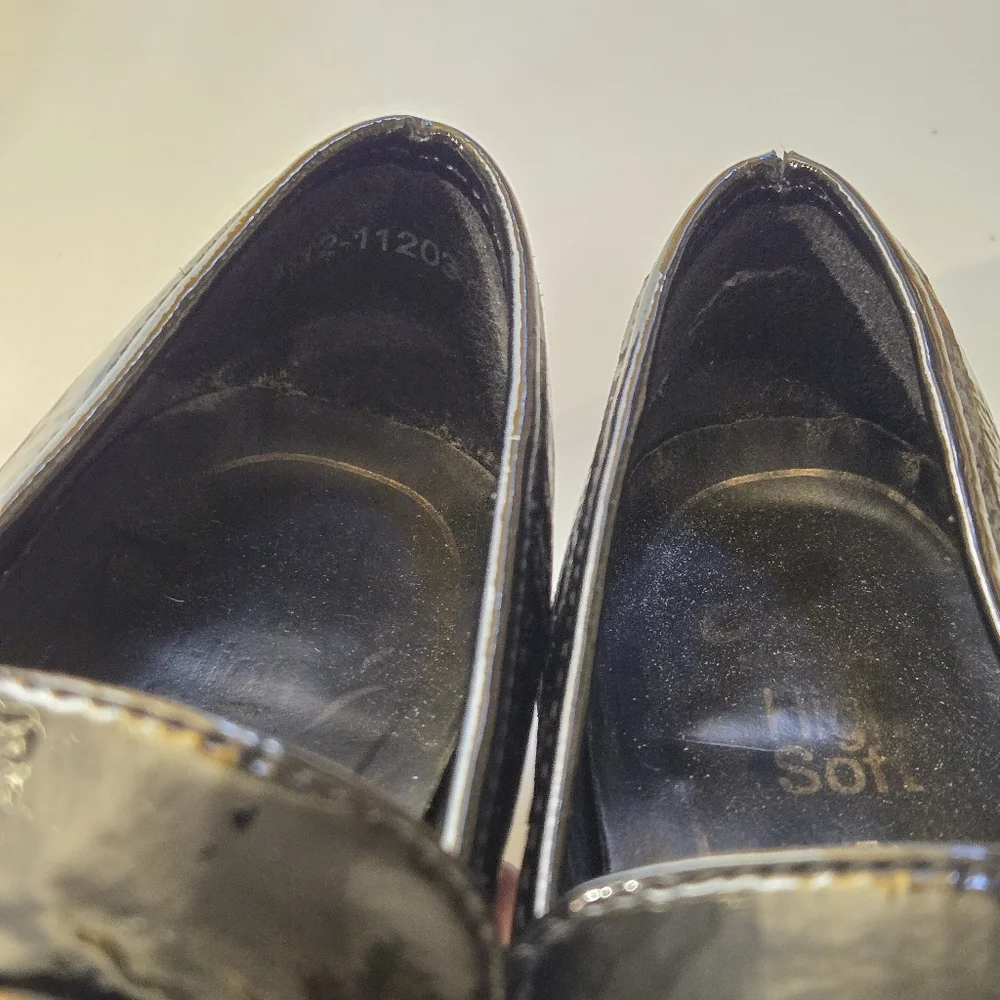 Ara Women's Black Patent Leather Loafers Chain Detail 6.5 US (Euro 4) 
